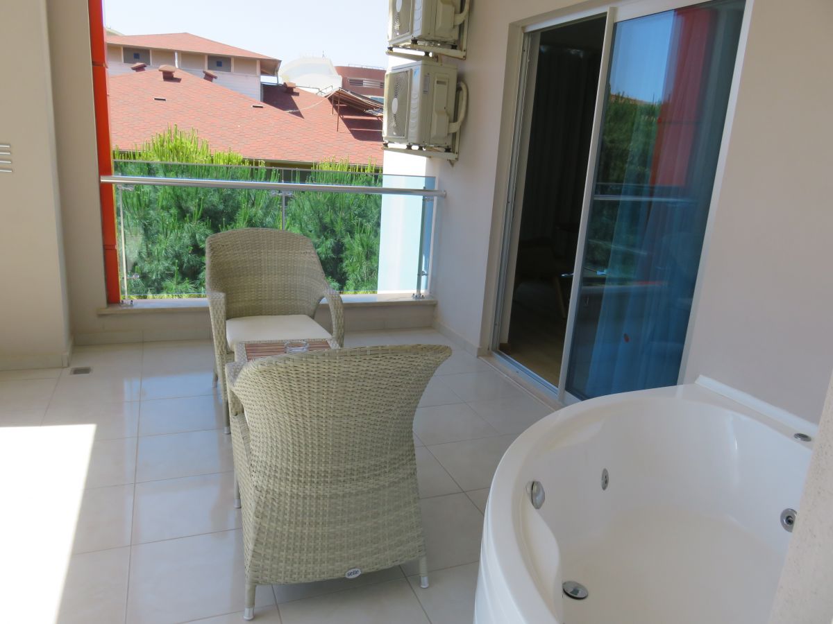 imagini hotel LONICERA RESORT